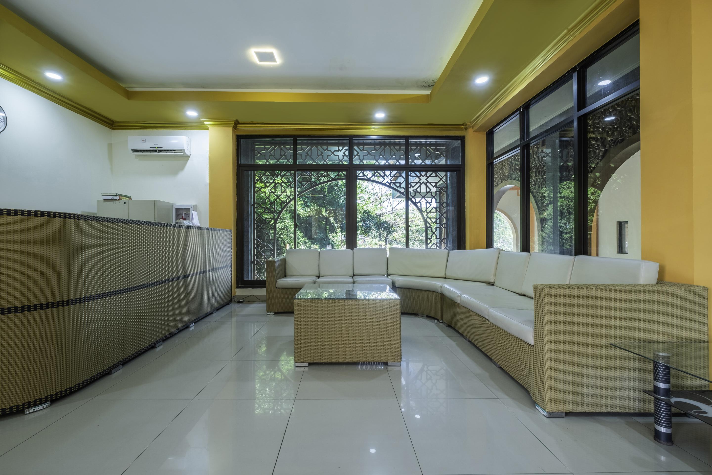 OYO 2132 Pondok Avicenna Cirebon Exterior foto